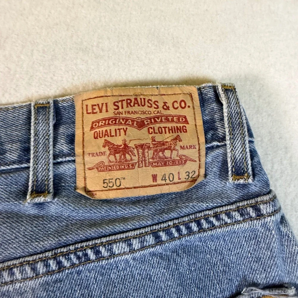 Levis 550 Relaxed Fit Tapered Leg Light Wash Blue Denim Jeans Mens 40x32